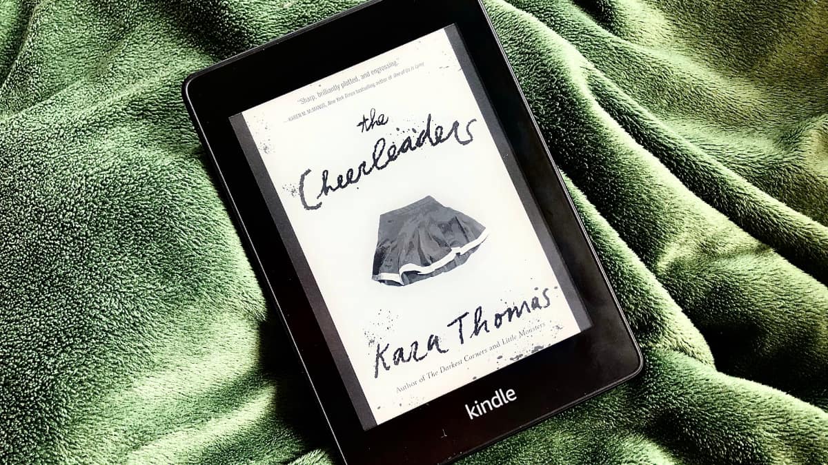 the cheerleaders by kara thomas featured image2-min