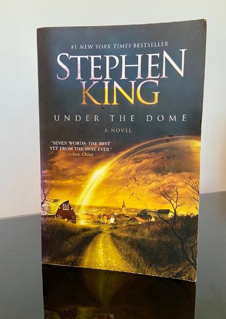 under_the_dome_book_stephen_king-min