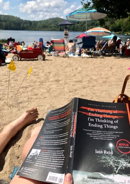 reading-on-beach