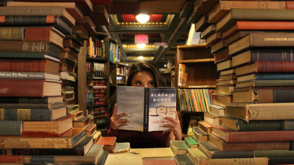 Thrilling-Young-Adult-Books-That-Are-Definitely-Not-For-Young-Adults-feature