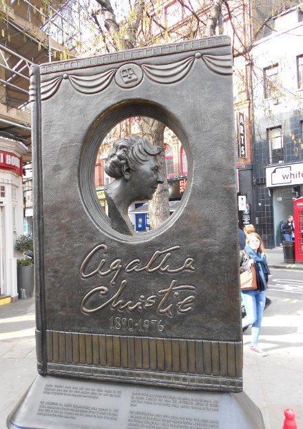 agatha-christie-plaque