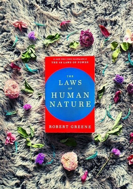 Book Cover - The Laws of Human Nature by Robert Greene