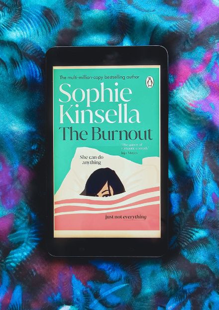 Book Cover The Burnout - A laugh out loud romantic comedy by Sophie Kinsella